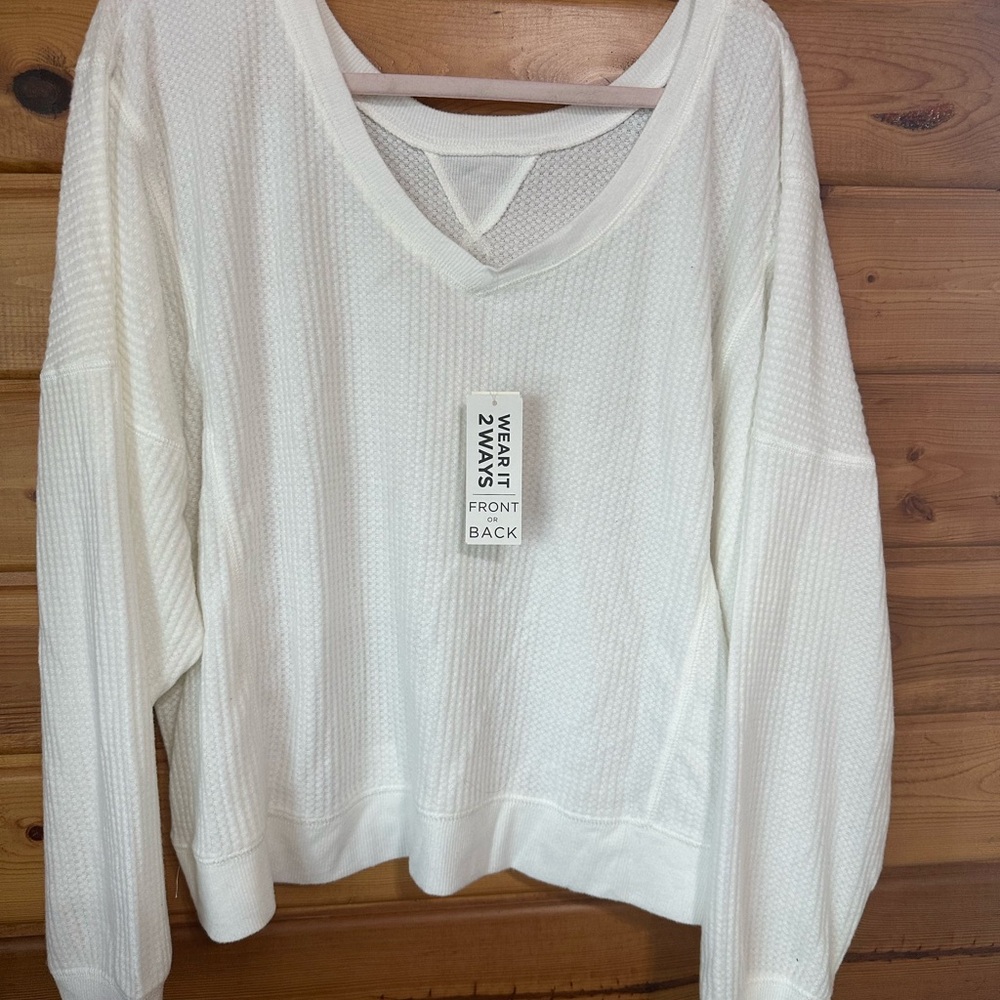Off White Textured V-Neck Sweater